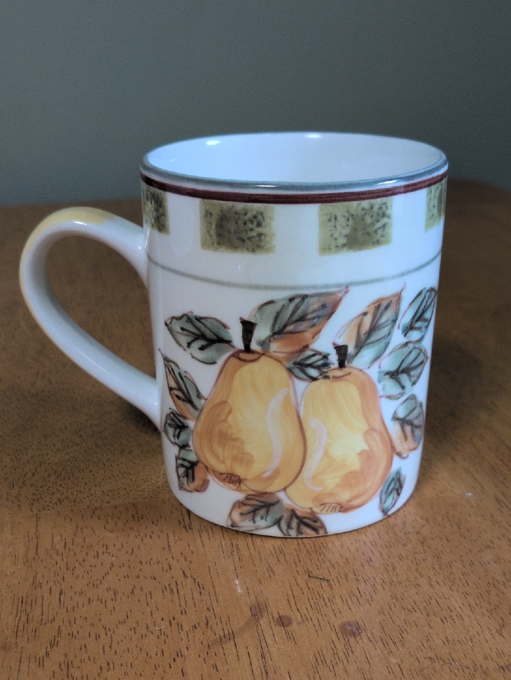 Royal Norfolk Yellow Pear Motif Ceramic Mug